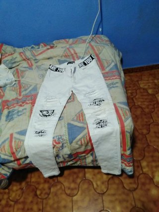 Pantalón vaquero blanco Talla S