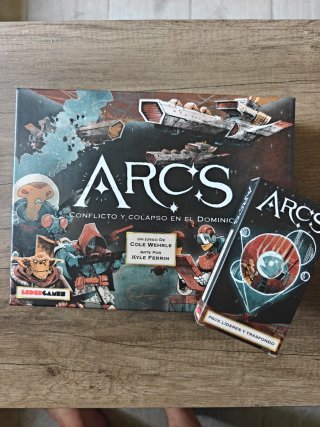 Arcs + expansion líderes + fundas premium