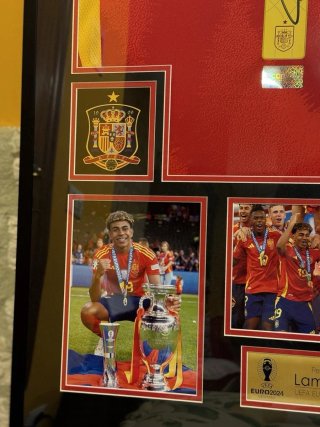Maglia Yamal incorniciata e autografata COA Icons