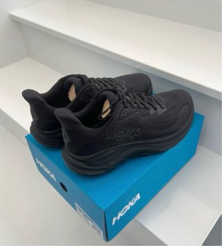 Hoka Clifton 10 Talla 39 1/3 Negras