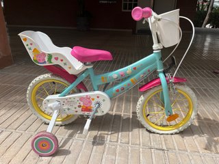 Bicicleta Peppa Pig 12 con ruedas desinfladas