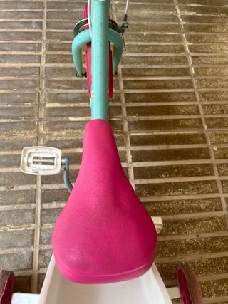 Bicicleta Peppa Pig 12 con ruedas desinfladas