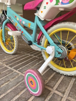 Bicicleta Peppa Pig 12 con ruedas desinfladas