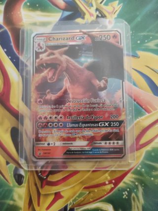 Carta Pokémon Charizard GX SM195