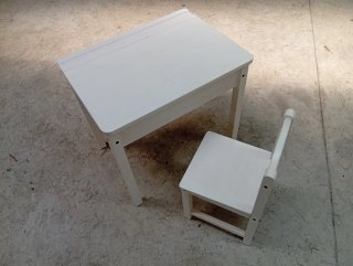 Pupitre y silla infantil blanco