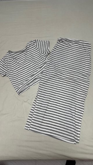 Conjunto falda y top rayas grises y blancas