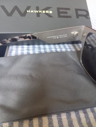Gafas Hawkers Long Island Rojas y Blancas