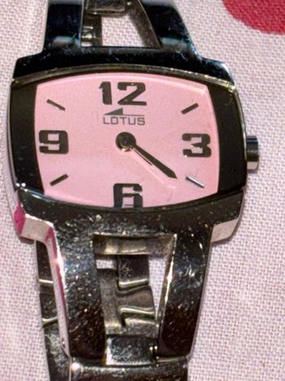Reloj Lotus Mujer Rosa y Plateado