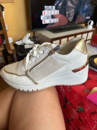 Zapatillas Marco Tozzi blancas y doradas