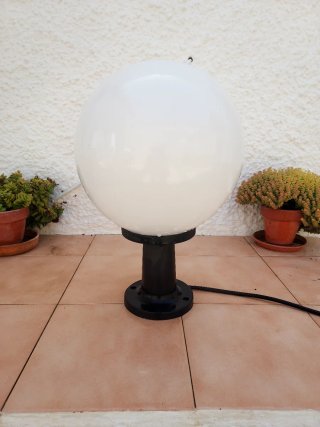 Lámpara exterior globo negra