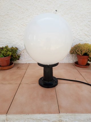 Lámpara exterior globo negra
