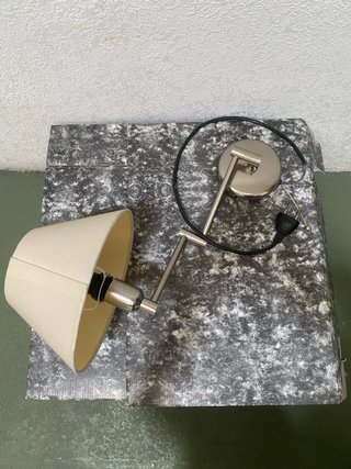 Aplique de pared articulado beige/plata