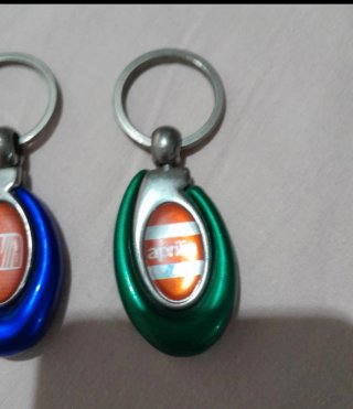 Lote llaveros Seat y Aprilia
