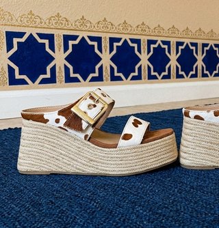 Sandalias Cuña Colors of California Estampado Vaca
