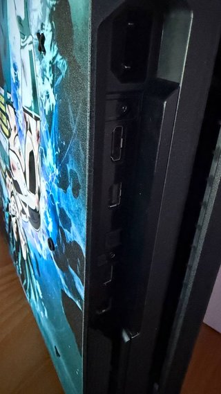 PS4 Pro 1TB + 3 Mandos + Extras JB