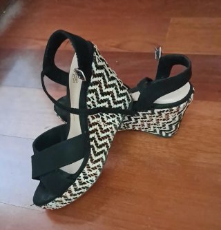 Sandalias cuña Zara Talla 38
