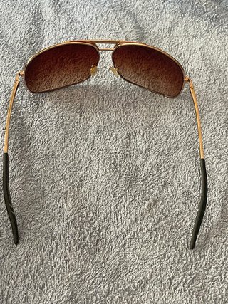 Gafas de sol aviador doradas y marrones