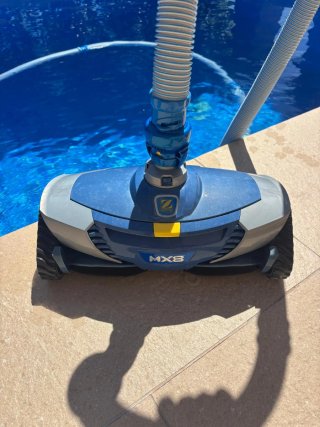 Limpiafondos Zodiac MX8 Piscina