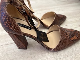 Zapatos Massimo Dutti tacón serpiente