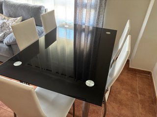 Mesa de comedor cristal y 5 sillas