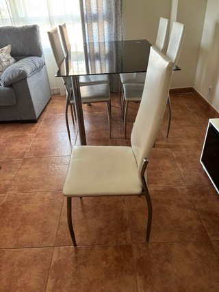 Mesa de comedor cristal y 5 sillas