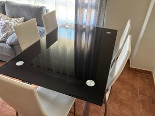 Mesa de comedor cristal y 5 sillas