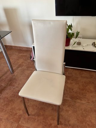 Mesa de comedor cristal y 5 sillas