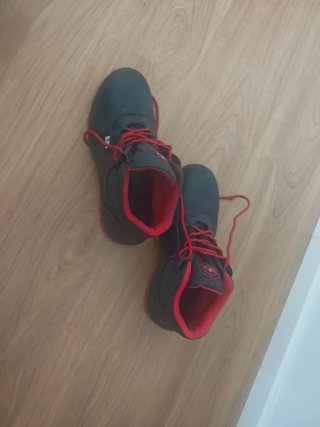 Botas de seguridad negras y rojas núm 42
