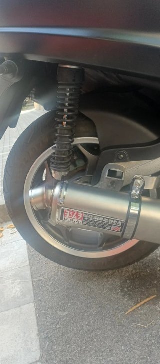 Silencioso Yoshimura Piaggio MP3 500