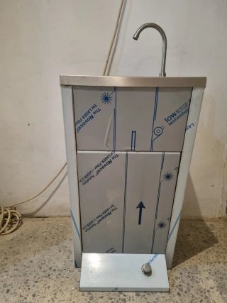 Lavamanos de pedal de acero inoxidable