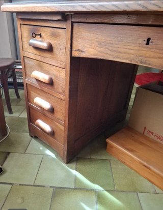 Escritorio madera antiguo tapa cristal