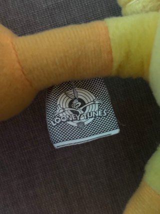 Peluche Tweety con cappellino e mantellina