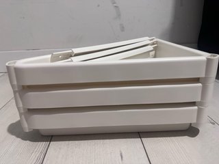 Estantería de esquina IKEA blanca