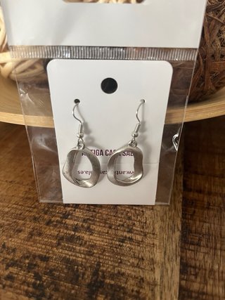Pendientes plateados diseño orgánico