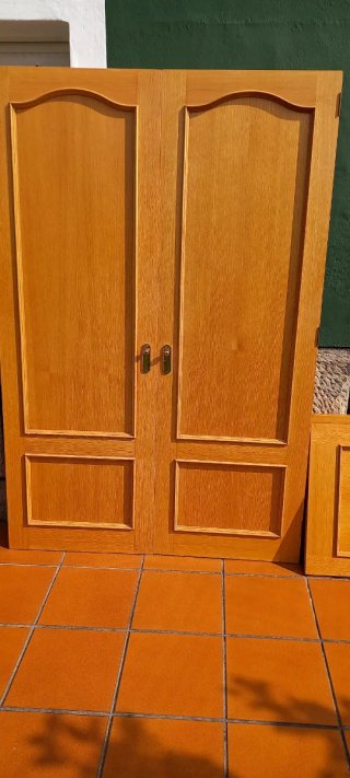 Puertas de madera maciza