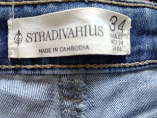Pantalones vaqueros desgastados