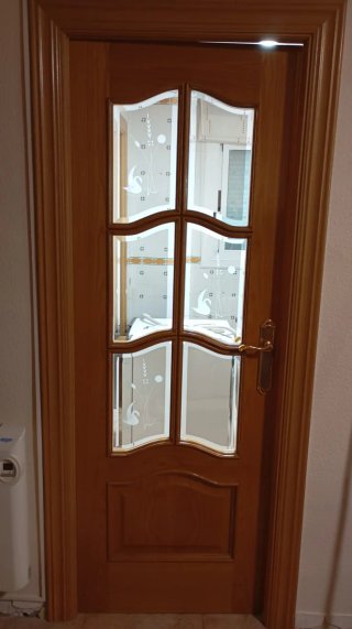 Puerta de madera 202x52cm con cristal