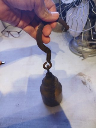 Pesa romana de bronce con gancho