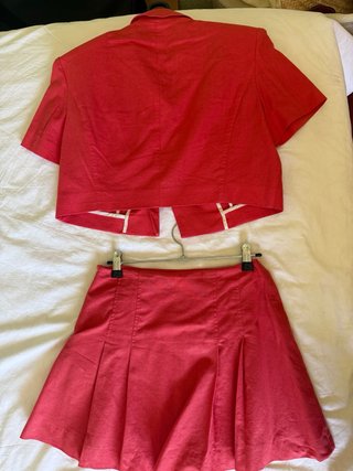 Conjunto Zara Rojo Falda y Chaqueta Corta