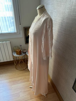 Camisa de dormir antigua de seda rosa