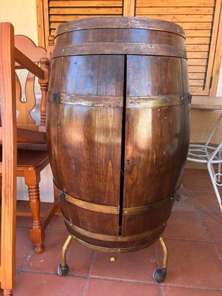 Mobile Bar in Stile Botte da Vino con Ruote