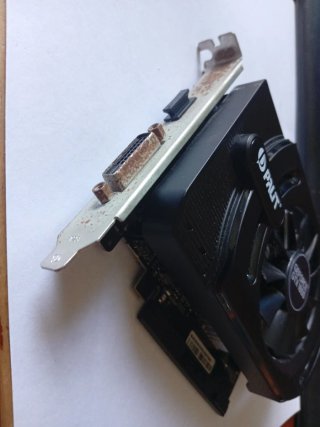 Tarjeta Gráfica Palit GeForce GTX 1650 4GB