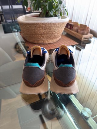 New Balance XC72 - EU 42. Solo 2 usos.