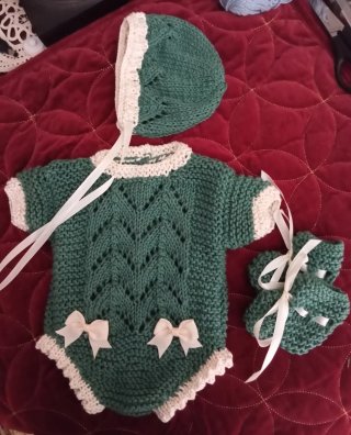 Conjunto tejido bebé algodón verde