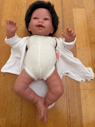 Muñeco bebe Reborn Antonio Juan con ropita y trona