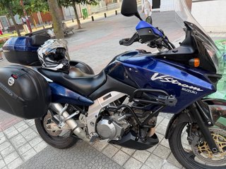 Suzuki Adventure Moto Negra