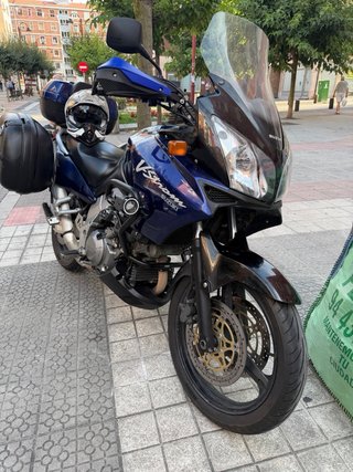 Suzuki Adventure Moto Negra