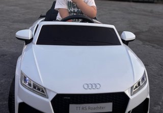 Audi TT RS Roadster para niños
