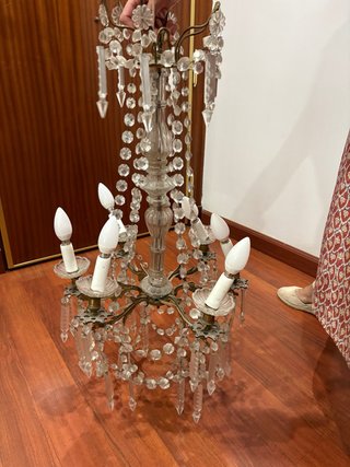 Lámpara de araña de cristal y metal