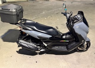 Yamaha NMAX 125cc Scooter Negro/Gris